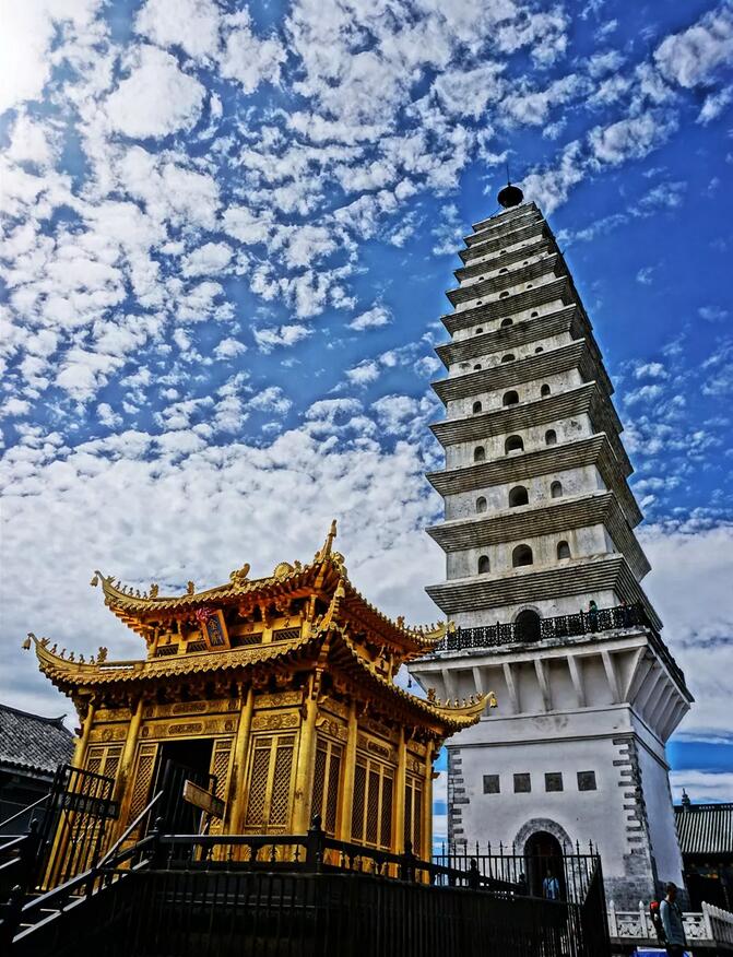 云南金殿简介,云南金殿风景区