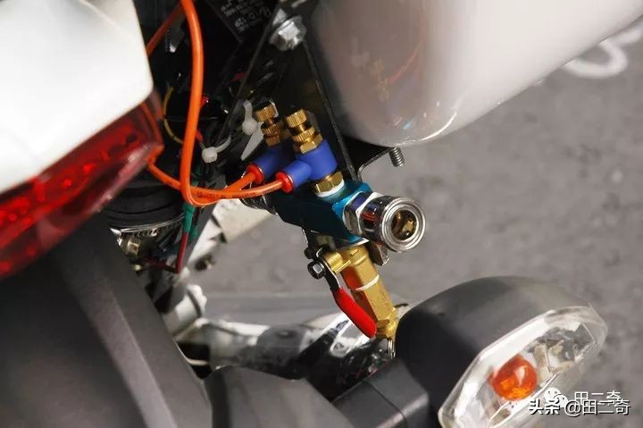 19款SYM新车发布，搭载ZXR400引擎，超炫涡*大轮**灯指纹启动