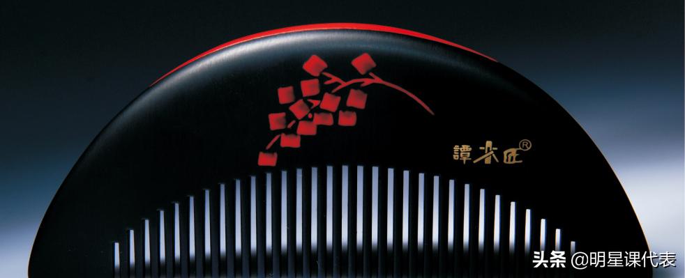 李佳琦谭木匠带货视频,李佳琦万能直发梳子