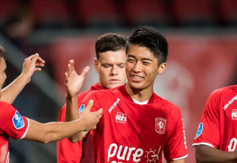 日本又一位零零后自证立足欧洲！内切爆杆看呆造欧洲足坛大冷门