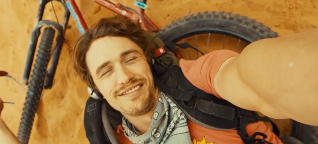 又渴又疼！手臂被石头卡住五天五夜？这部电影告诉你如何断臂求生