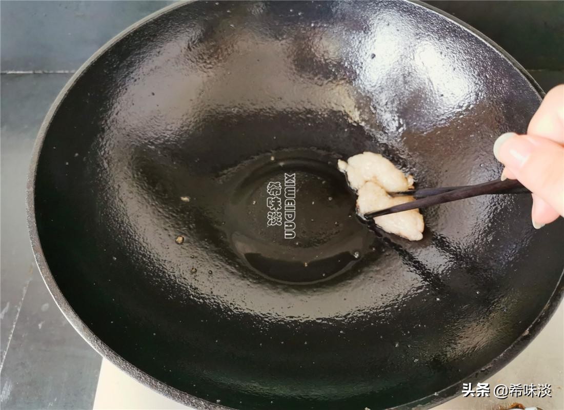 新买的铁锅怎样开锅养护,买回的铁锅要记得这样开锅