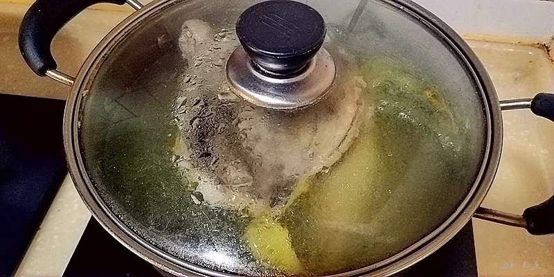 炖鸡只需加入这一味料香气四溢,怎样炖鸡好吃又简单不柴