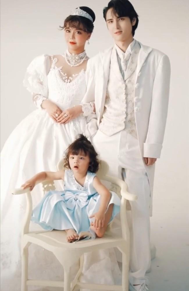 21岁韩安冉整容34次,21岁韩安冉整容35次