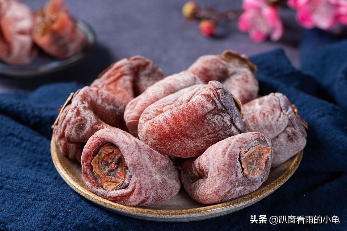 霜降吃柿子柿柿如意,霜降时节吃柿子润肺健脾好处多