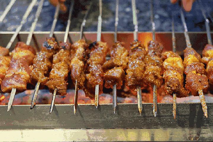 平凡生活里的热辣慰藉，烧烤品牌如何通过空间打造，快速占领市场