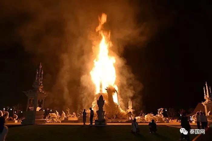 泰国捐钱最多的僧人,泰国活着的高僧哭丧