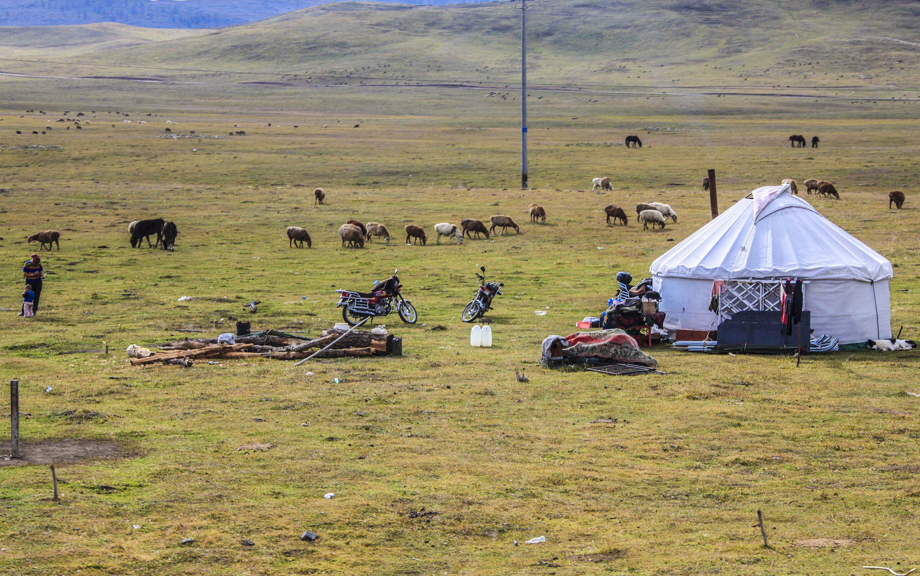 南山牧场，未曾改变的山水未曾改变的哈萨克人，织成的画卷真美