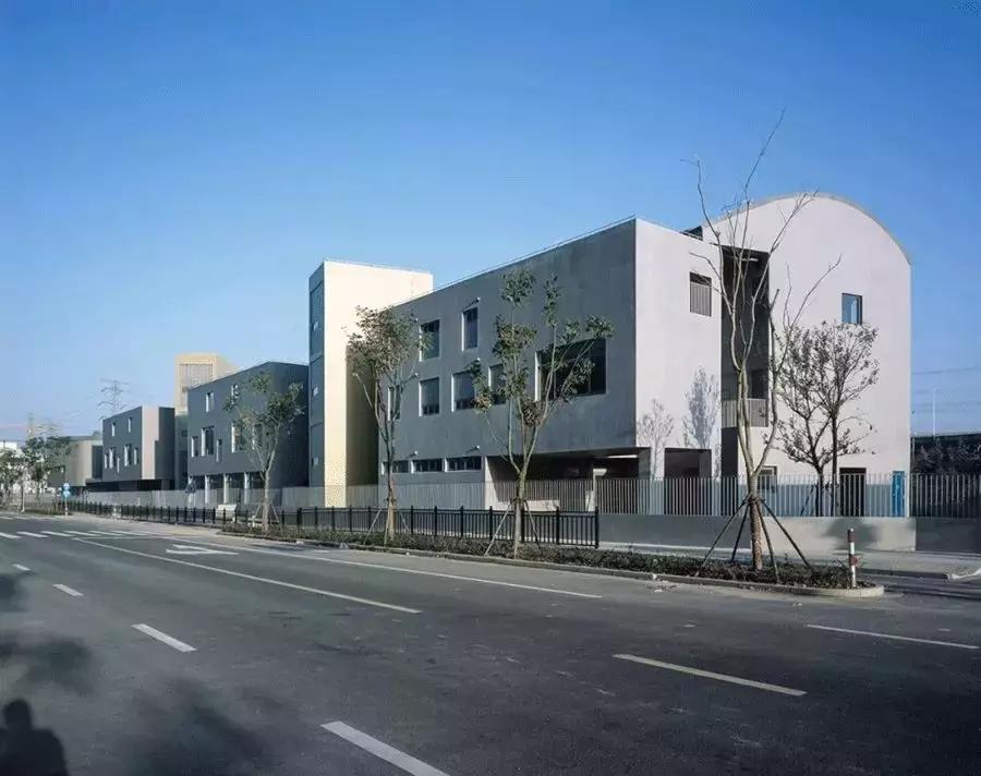 看腻了性冷淡的极简风,清冷系和性冷淡风