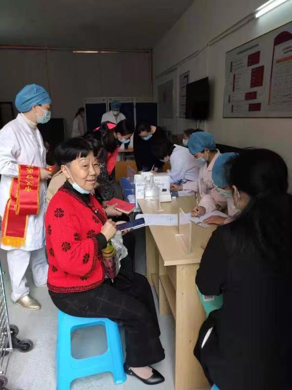 “我为群众办实事”主题*党**日实践活动