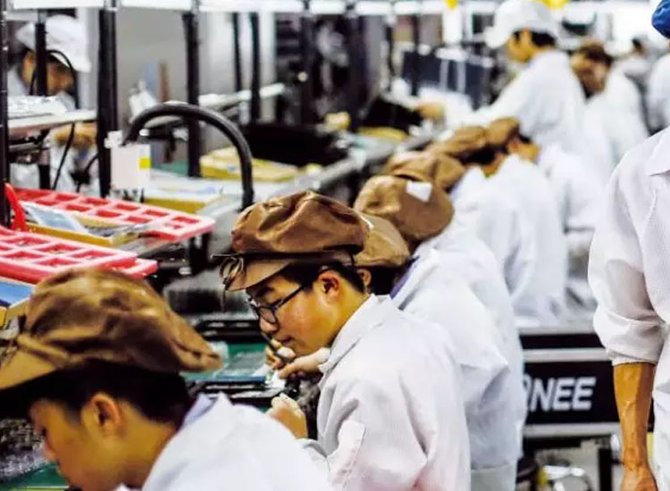 你的阿迪耐克可能是假的？原来鞋代购他们的货源都来自这里