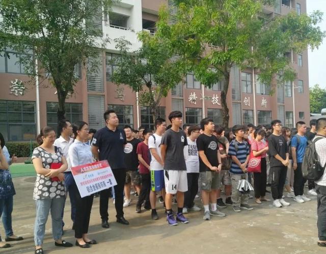 孩子对同学撒谎父母怎么引导,面对小学生撒谎怎么处理为好