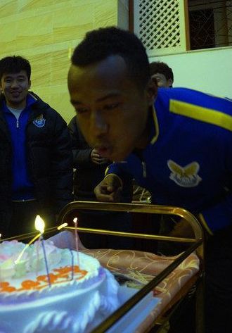 有外籍血统的中国足球运动员,拥有中国血统的外籍足球运动员