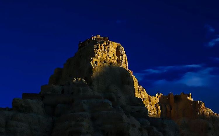 阿里大北线之穿行 (走过大北线的阿里巴巴)