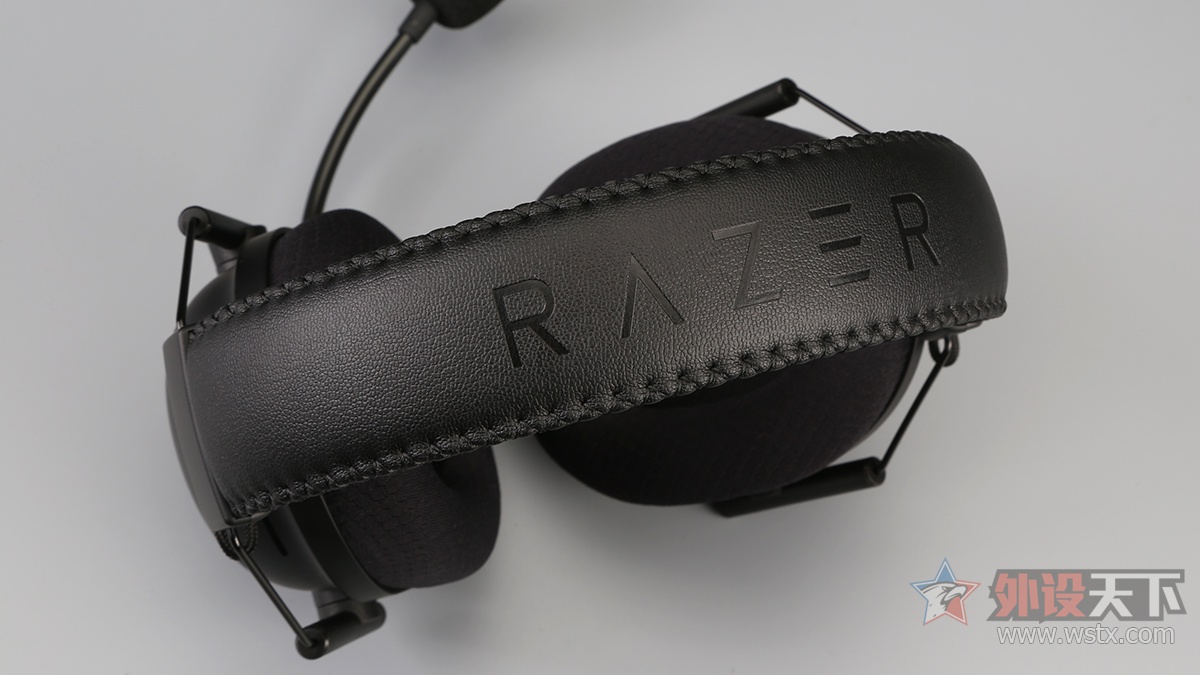 无线连接:雷蛇旋风黑鲨V2专业版游戏耳机评测
