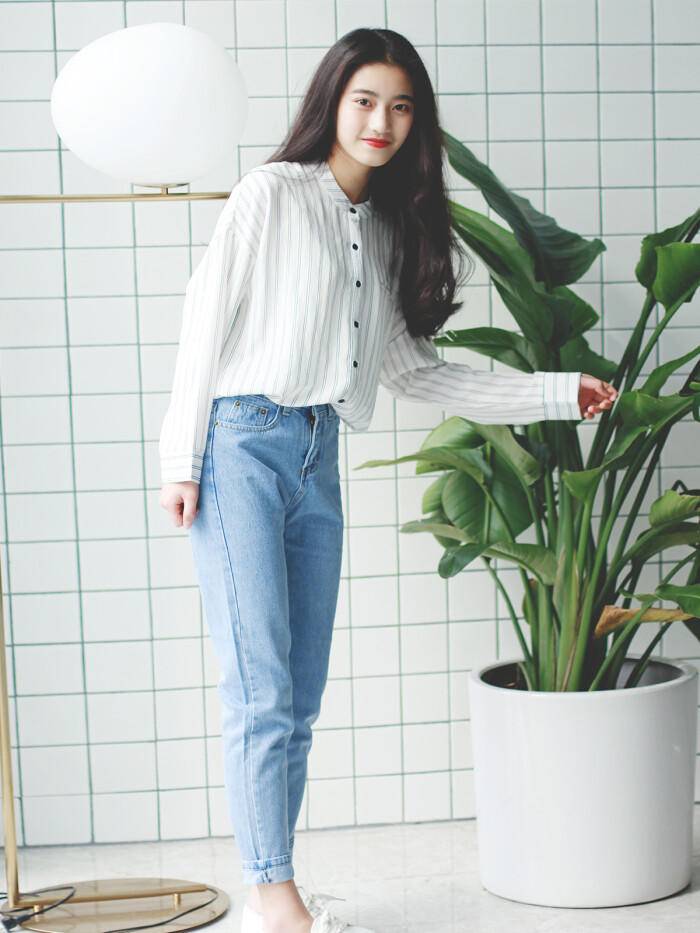 集齐这几款轻松玩转春装风格百变,让人眼前一亮的春装穿搭来啦