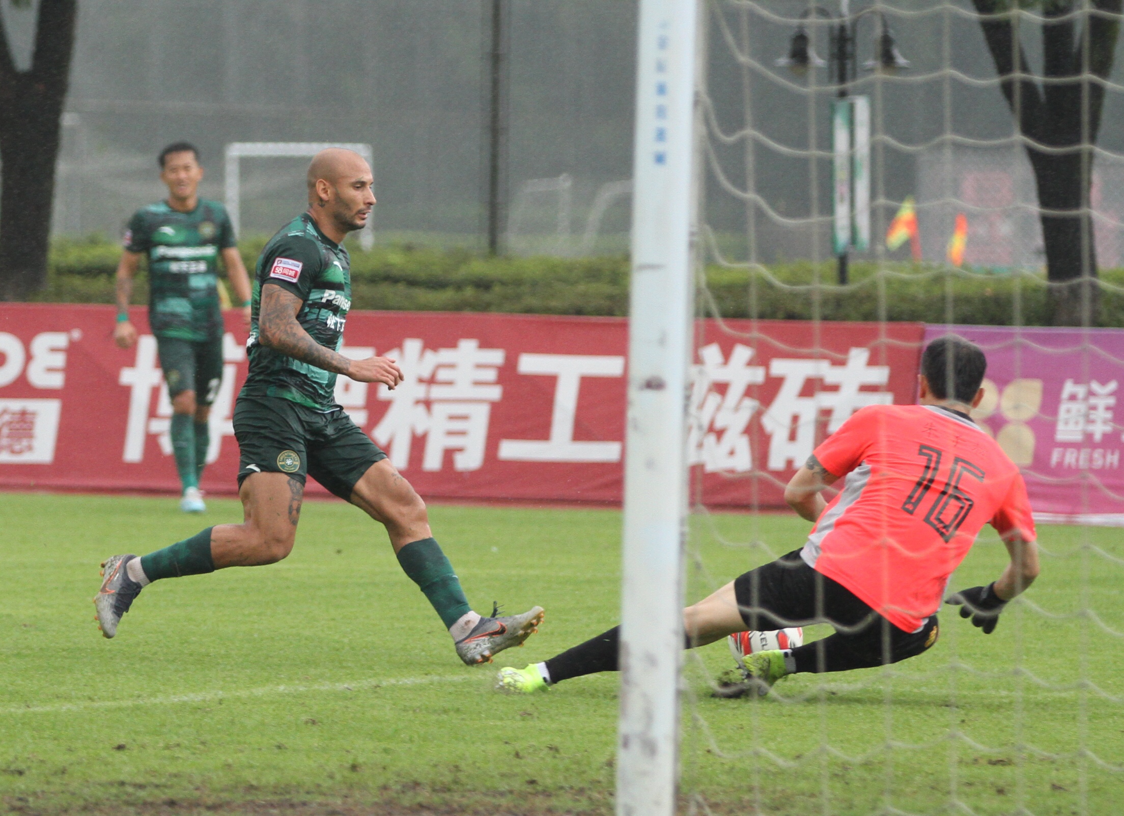 浙江绿城打出最硬气的一场平局,战报雨中激战支云两度扳平遭绝杀