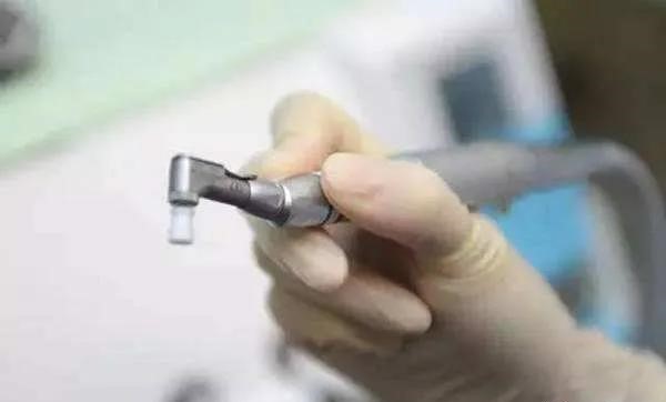 牙齿上有黑色的污渍是蛀牙吗,宝宝牙齿有黑色小点是蛀牙怎么办