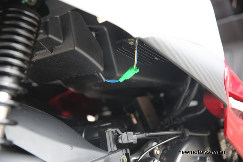 三阳fnx150踏板2021款评测,三阳fnx踏板150带人可以跑山吗