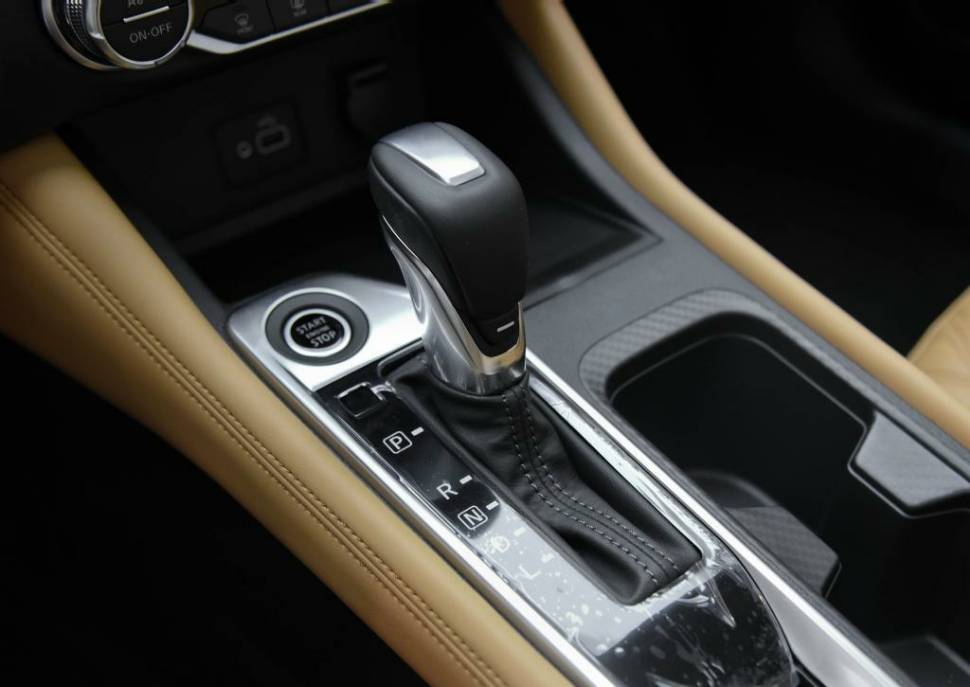 2020款轩逸1.6ltopcvt奢享款测评,2022款轩逸cvt悦享版落地价