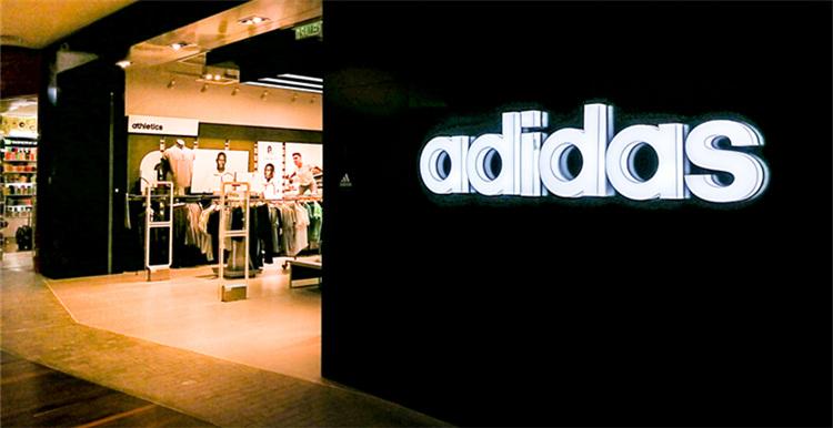 财富广场有卖阿迪耐克的店吗,财富中心有卖耐克的吗