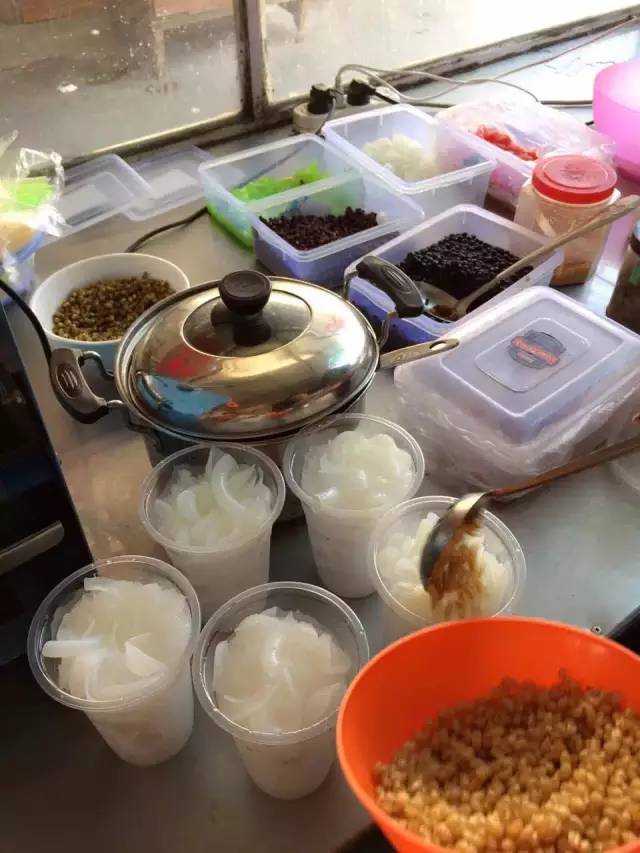 小时候足球,小时候踢足球