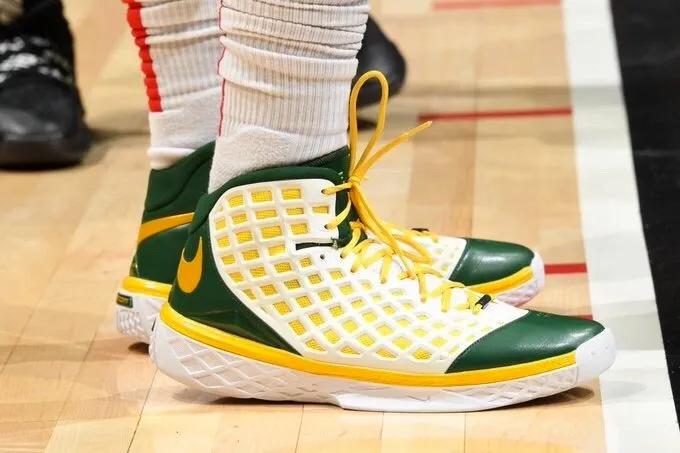 塔克谈最有意义的球鞋,pj塔克上脚最便宜的球鞋