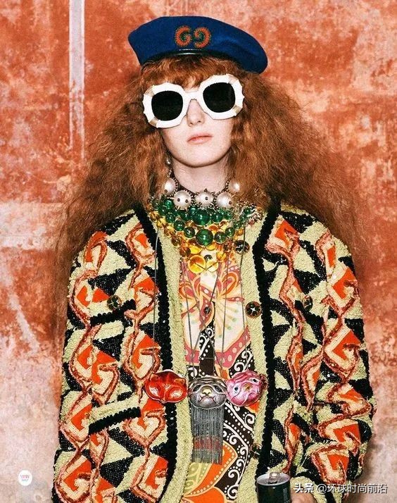 适合冬季脸大显脸小的帽子 (大圆脸适合什么帽子秋冬)