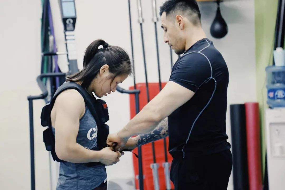 张伟丽为什么赢一次就冠军了,张伟丽为什么这么快能打冠军