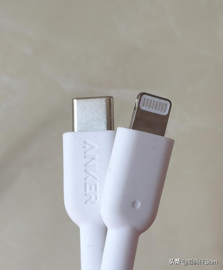 苹果要充电会自动开机吗,苹果要插充电线才能开机