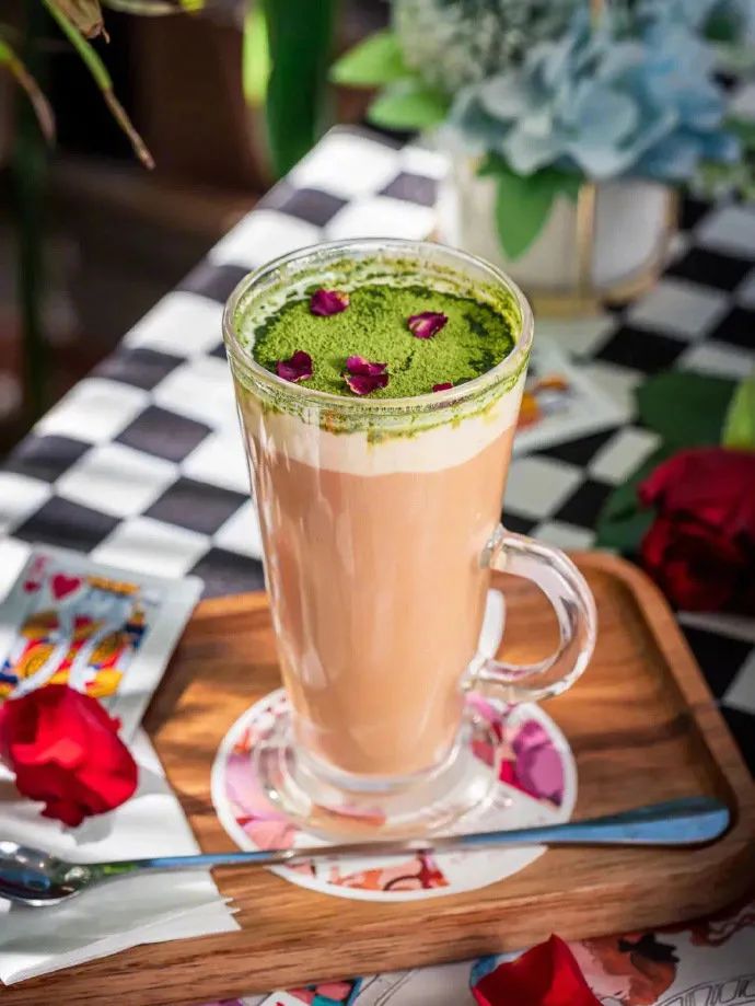 卡姿兰新年礼盒彩妆,卡姿兰彩妆盒图片