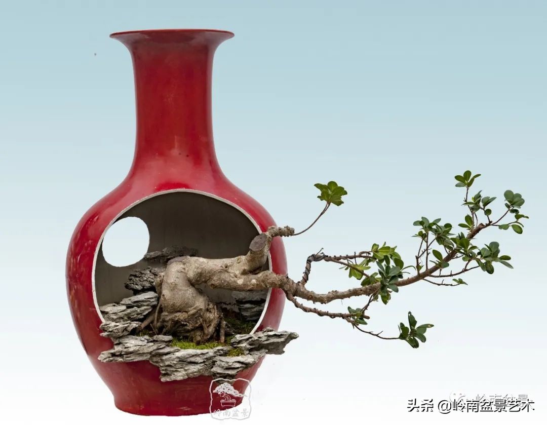 大师经典藏品,景德镇大师燕尾瓶价格