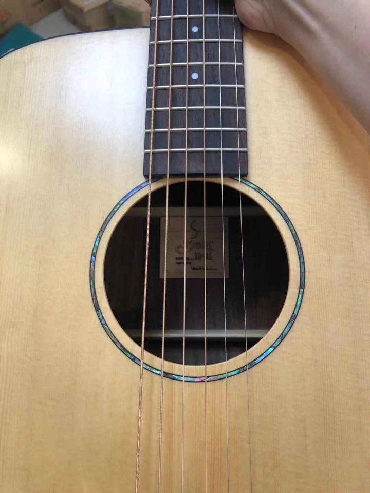 一个没钱的吉他爱好者聊聊他弹过的十几把吉他