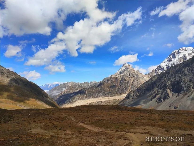 陪着贡嘎过仲秋，深夜听到女生的尖叫（上）