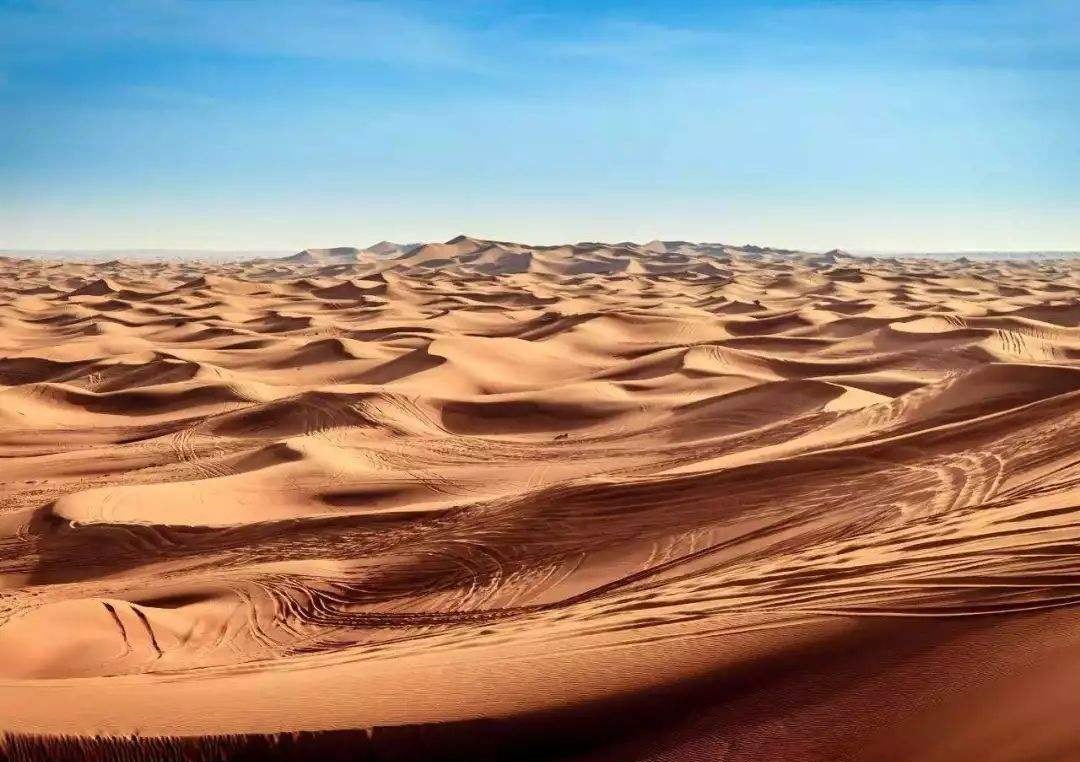 沙特阿拉伯水资源稀少原因,沙特阿拉伯属于沙漠还是沙地