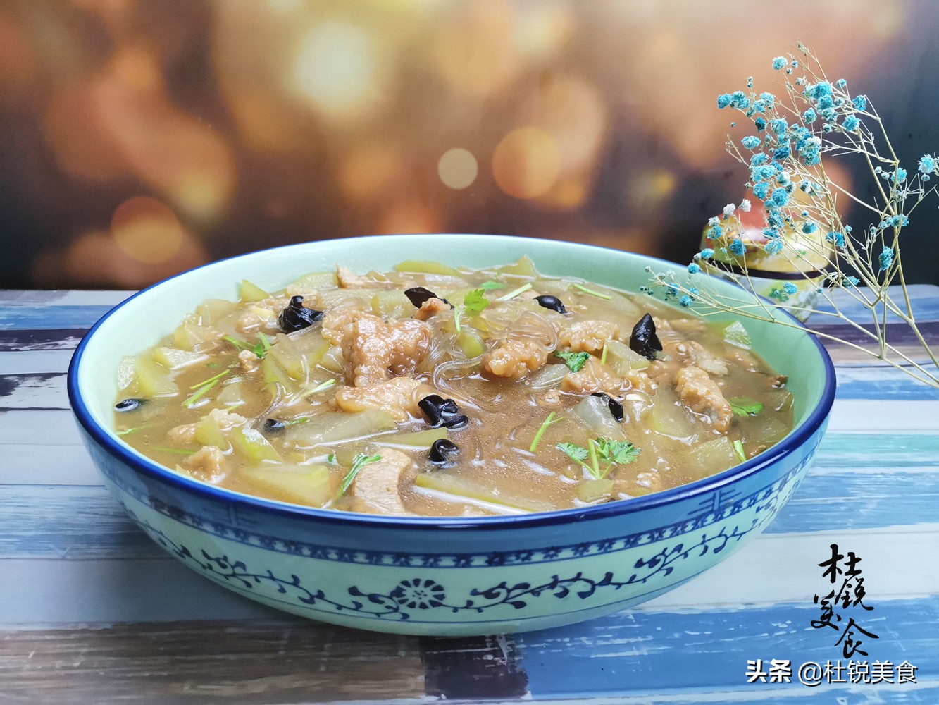 炖酥肉不脱糊,炖酥肉冷水下还是热下