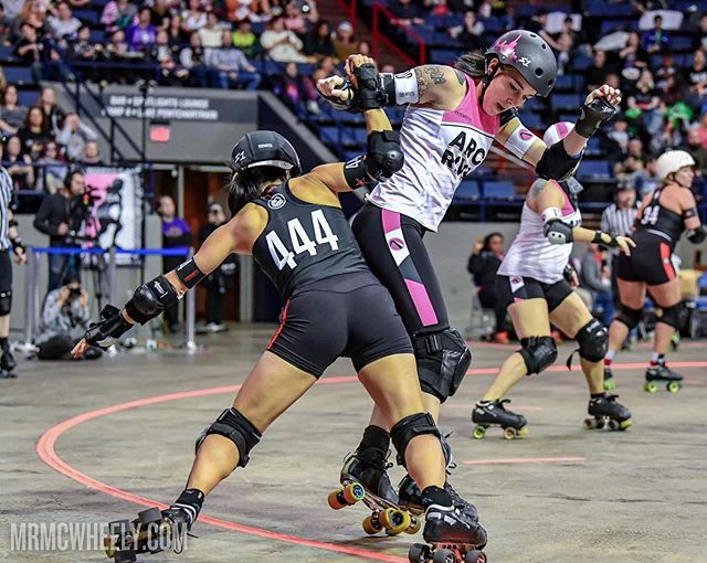 关于轮滑的知识,为什么双排轮滑更锻炼人