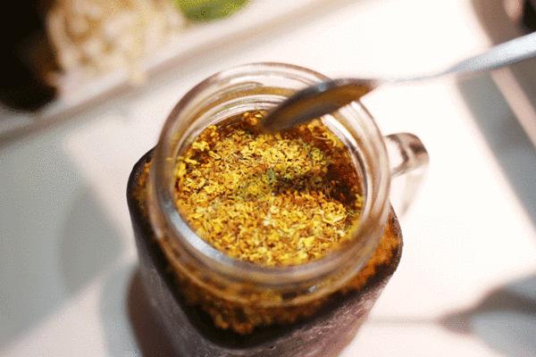 杭州街头的桂花又香了，emmm应该也挺好吃的吧