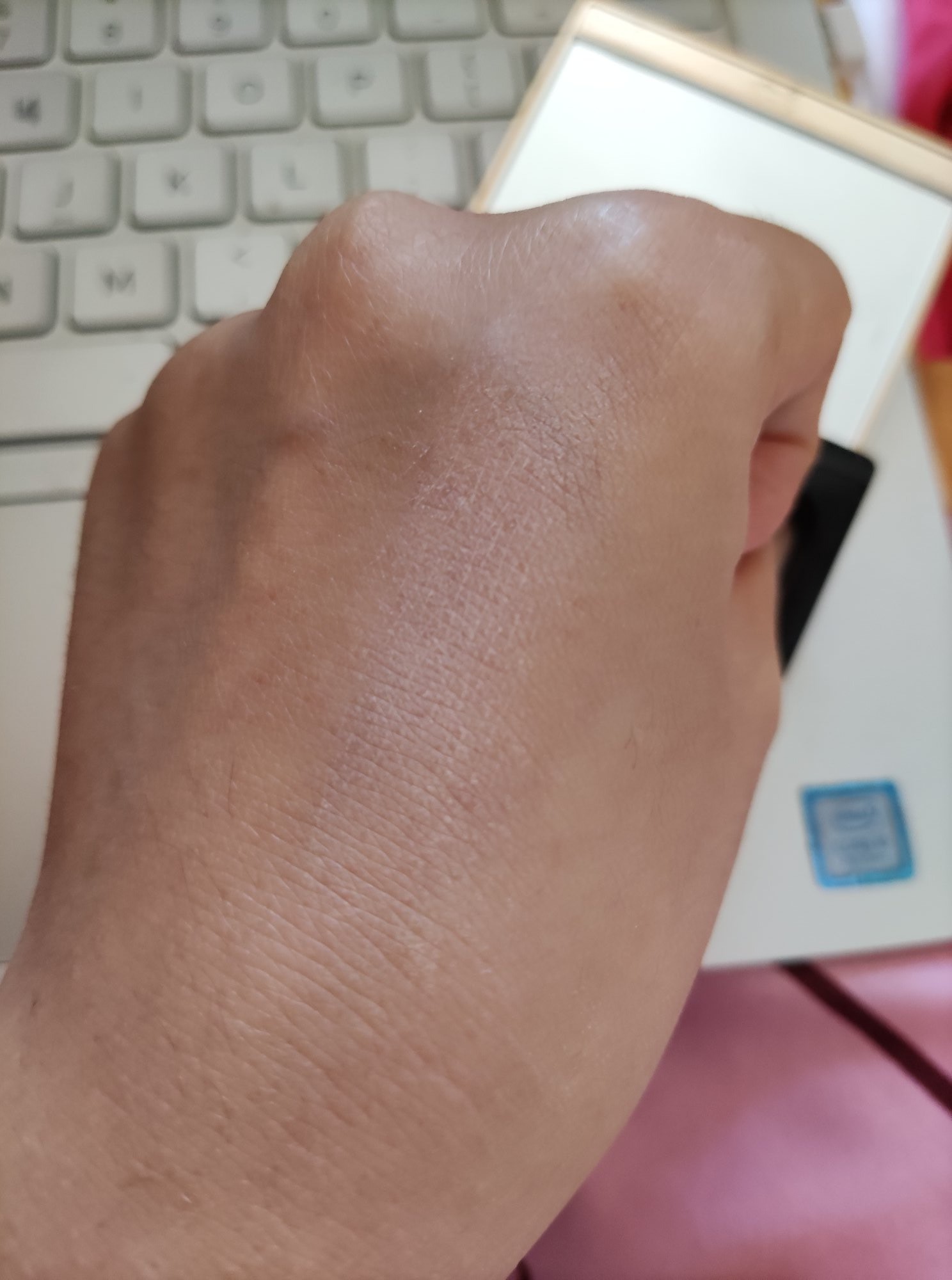 滋色粉饼和花西子散粉,滋色粉饼定妆控油