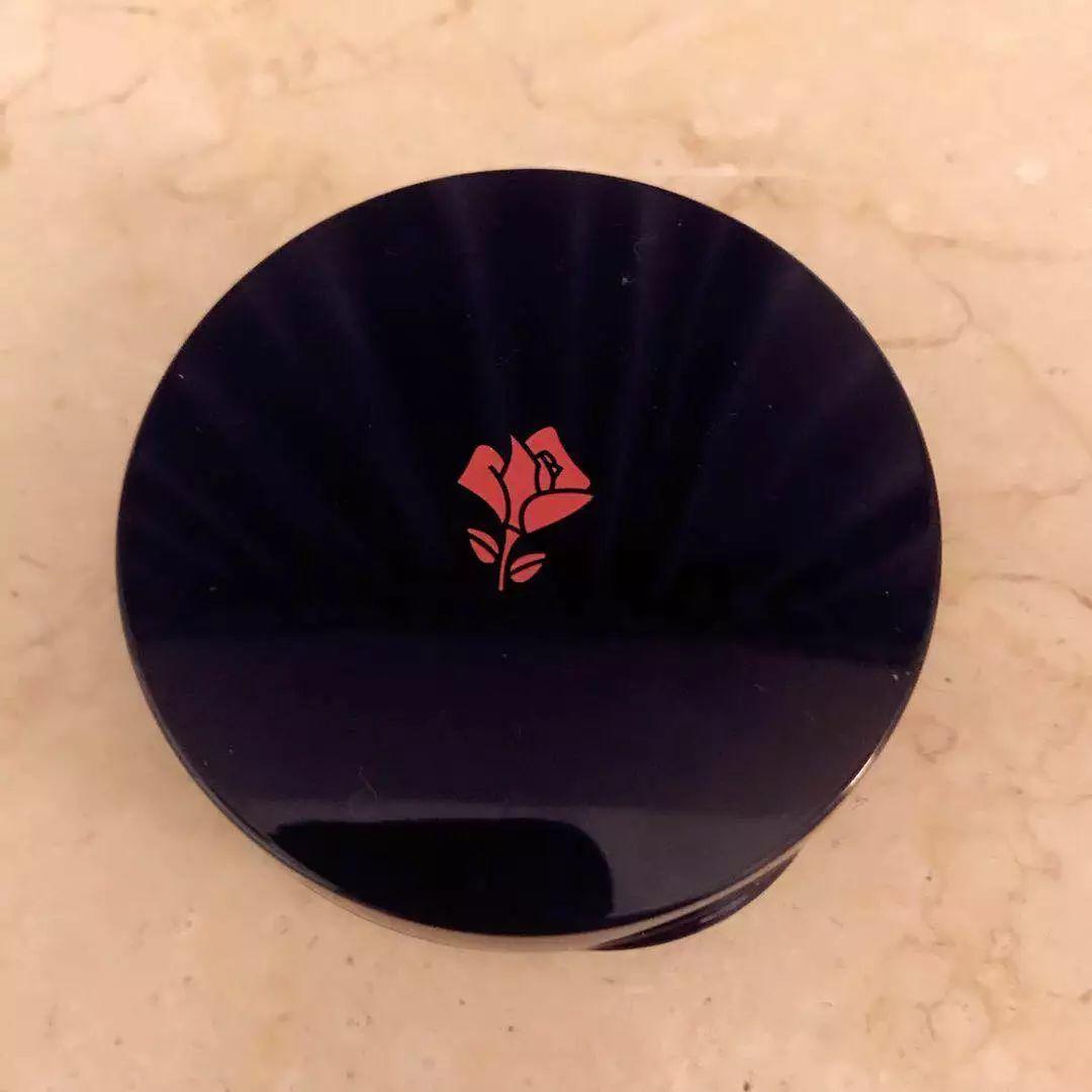 什么样的彩妆不闷痘,使脸上无痘印的彩妆