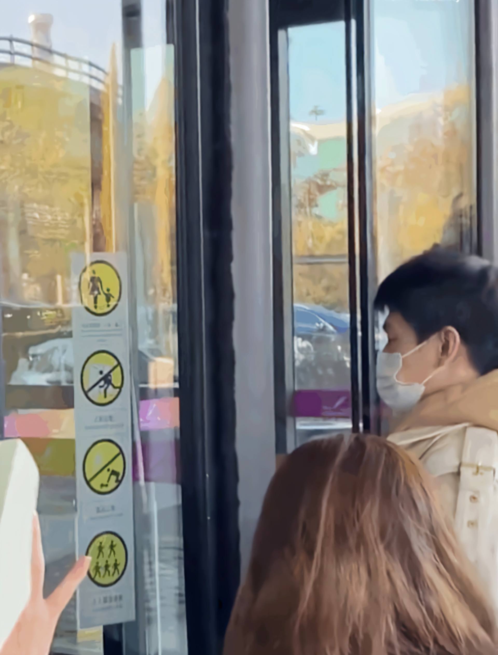 那些整容式变老的男星,盘点整容失败面目全非的10大男星