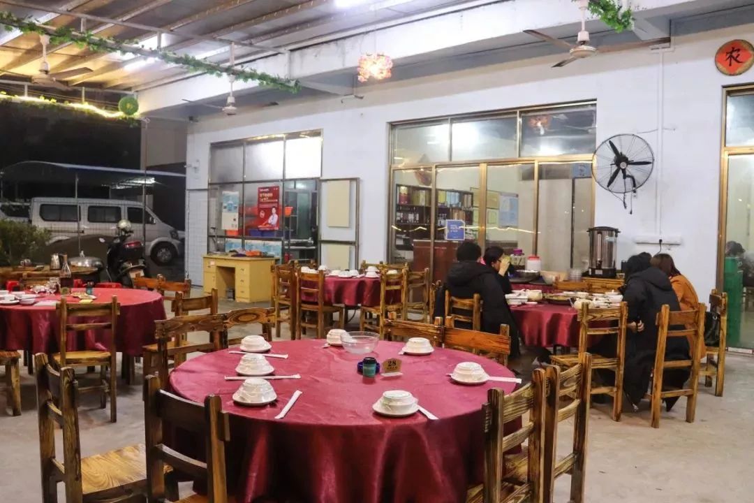 铜盘焗鸡的正宗做法,特色铜盘焗鸡