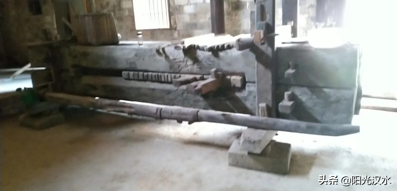 从100斤到150斤的过程,从100斤长到200斤的过程