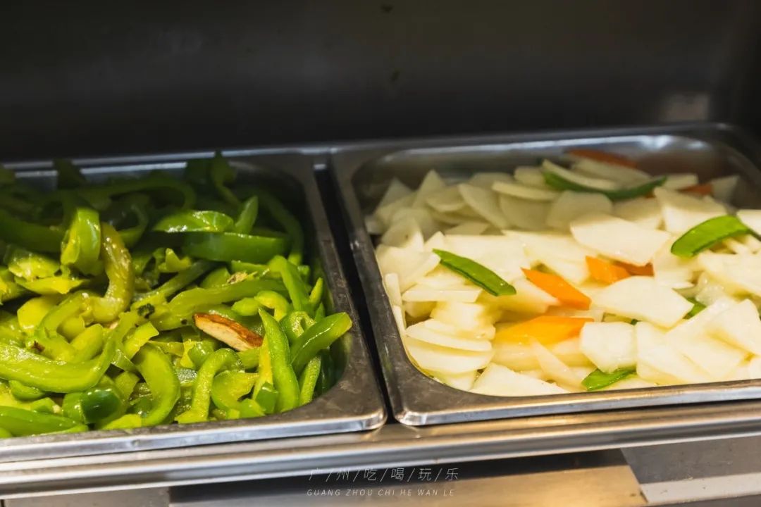 天平架素食自助餐,15元吃素食自助餐