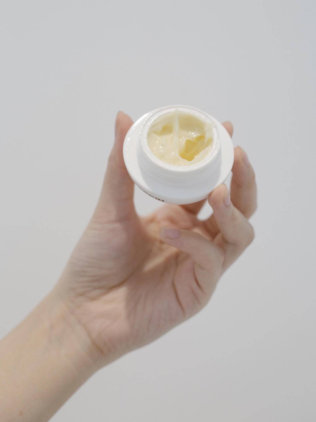 保湿眼霜推荐10款,18岁天生黑眼圈眼袋眼霜推荐平价