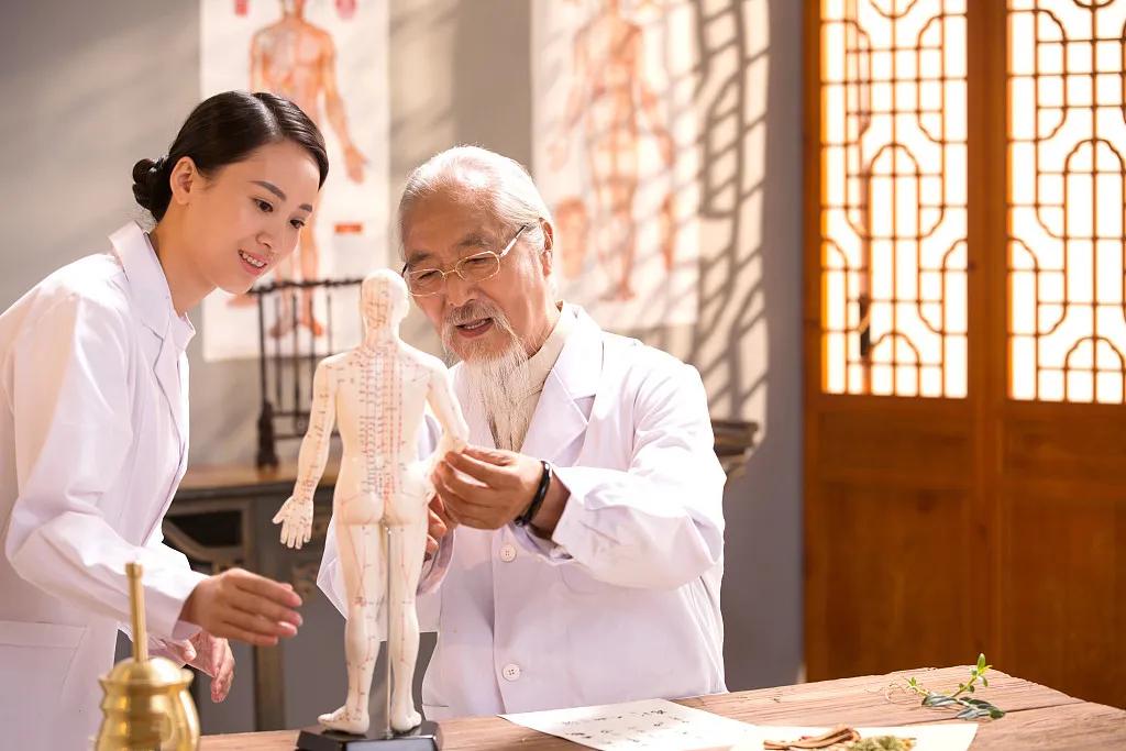 中医治疗焦虑抑郁好还是西医好,中医对抑郁症有治愈的方法吗