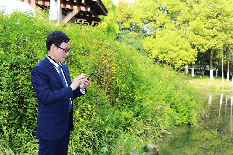 如何穿出儒雅随和富有学识的气质,穿出优雅品质感