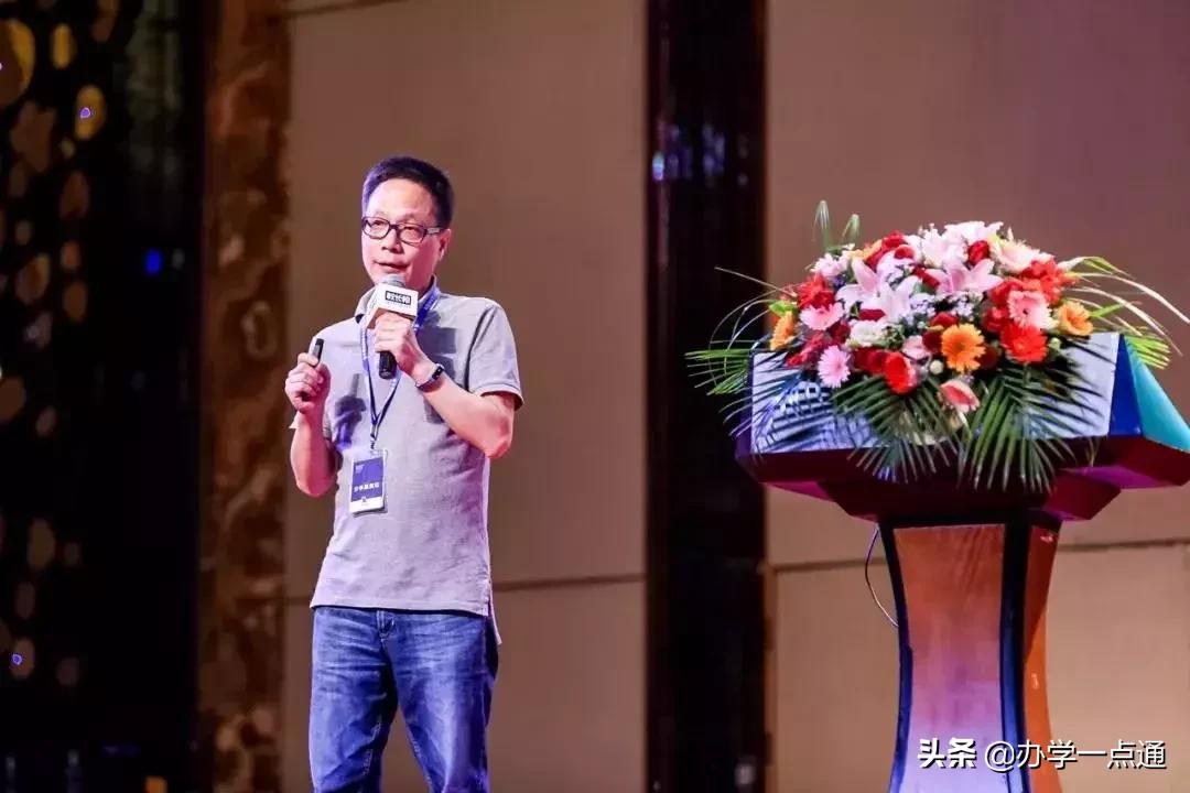 创业做两件事一定赚钱：一开培训机构，二买房子