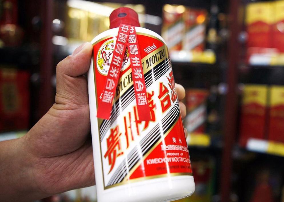 茅台很受人们欢迎,为什么茅台在国外价格便宜