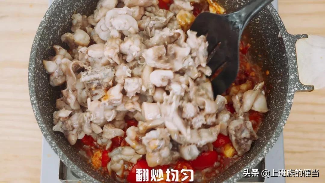 牛蛙最好吃的做法，酸香辣爽，闻着香味都馋了，一大盆都不够吃